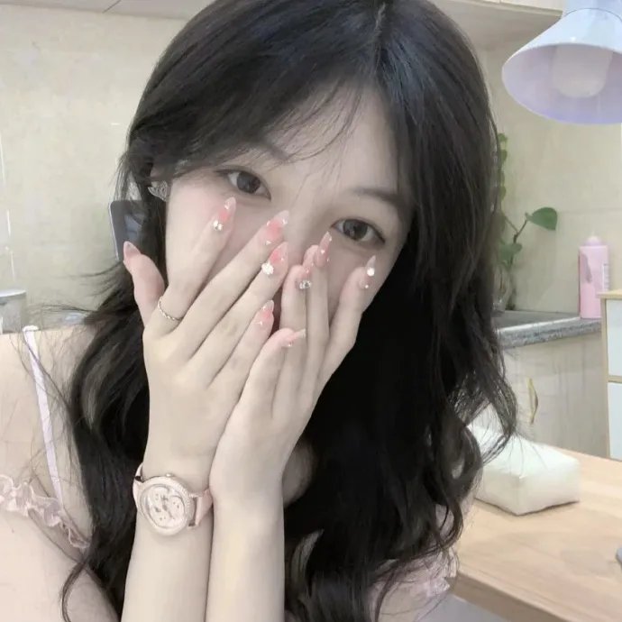 闺蜜网恋我奔现，炮灰女配要翻盘